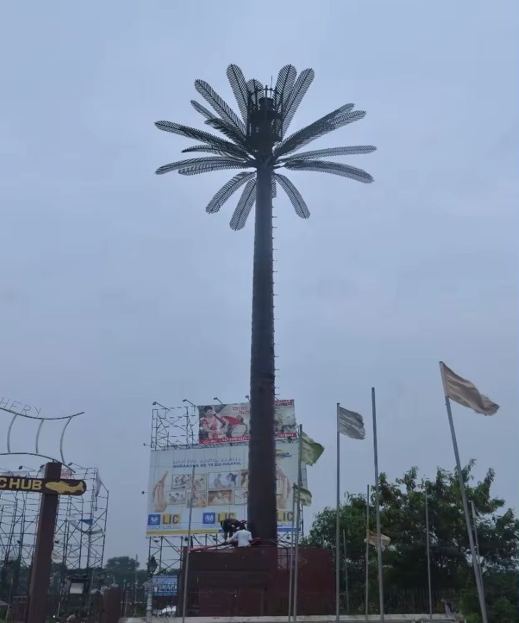 Artificial_Palm_Tree_Camouflaged_Palm_Tree_Bionic_Palm_Tree_Tower_For_Decoration