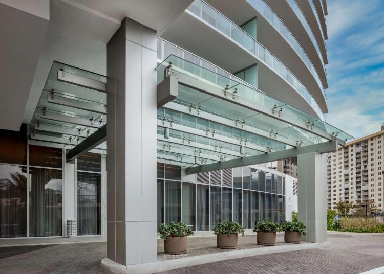 Atrium, Façade and Canopies For Beach Residences | Architecturally Exposed Steel