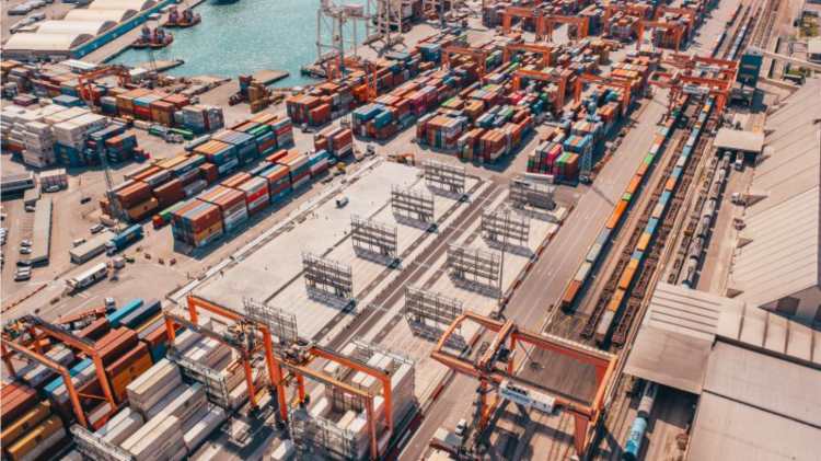Completion_Reefer_Container_Terminal_Reefer_Racks_Koper_Port_0_Reefer_logistics_Reefer_Boxes