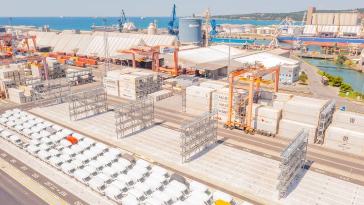 Completion_Reefer_Container_Terminal_Reefer_Racks_Koper_Port_2_Novi-frigo-prikljucki-KT-Kristjan-Stojakovic
