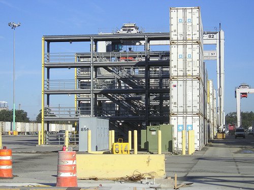 Electrified_Refrigerated_Cargo_racks_reefer_racks_Garden_City_Georgia_04_Port_of_Savannah_Refrigerated_Reefer_Racks
