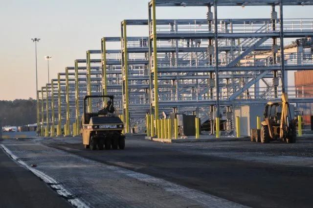 Electrified_Refrigerated_Cargo_racks_reefer_racks_Garden_City_Georgia_05_Port_Savannah_GA_ramps_up_reefer_cargo_capacity