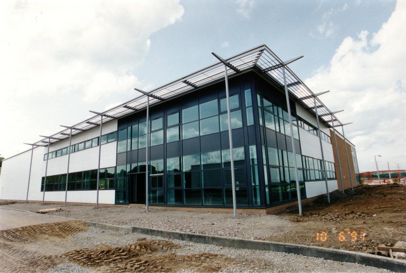 Hamilton_Industrial_Factory_Building_with_architectural_tubular_steel_work_Scotland_01