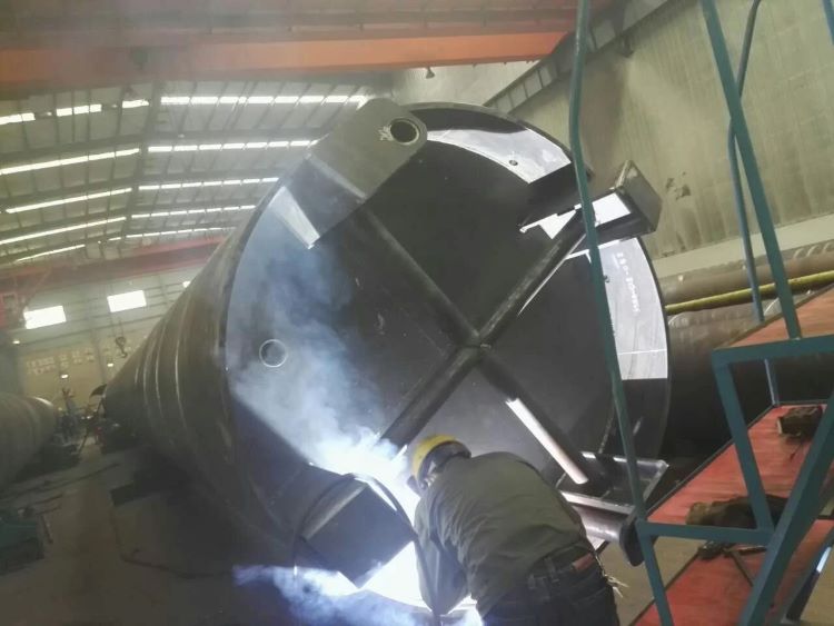 Hinkley_Point_C_Temporary_Jetty_Steel_Piles_13_Welding_by_qualified_and_skilled_welders