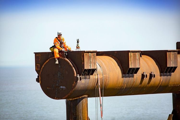 Hinkley_Point_C_Temporary_Jetty_Steel_Piles_1_Surveying-bridge-crosshead-saddles-for-work-on-the-temporary-jetty