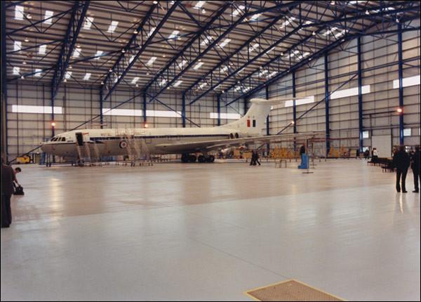 i_h_beams_constructed_metal_aircraft_hangar_buildings_providing_grand_interior_space_02