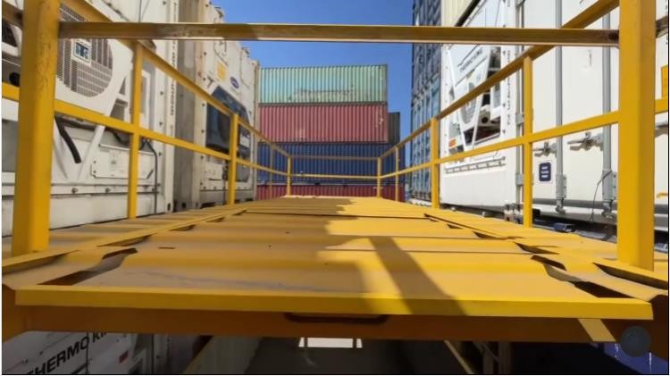Innovative_Multi-level_Reefer_Monitoring_Gantry_Built_from_Used_Shipping_Container_08