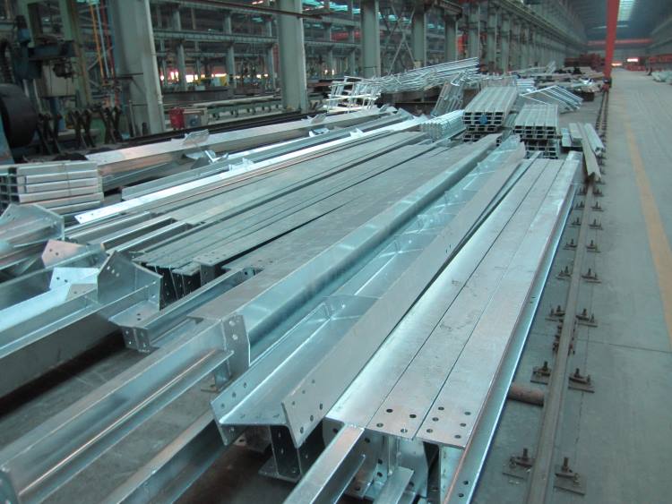 Maersk Multifunctional Reefer Rack Steel Platforms Italy: Container Loading Work