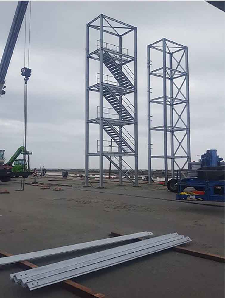 Maersk Multifunctional Reefer Rack Steel Platforms Italy: Site Steel Structure Installation Supervision