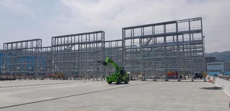 Maersk Multifunctional Reefer Rack Steel Platforms Italy: Site Steel Structure Installation Supervision