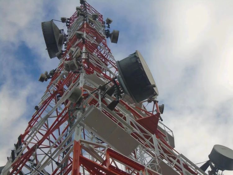 Microwave_Wifi_Self_Support_Tower_01
