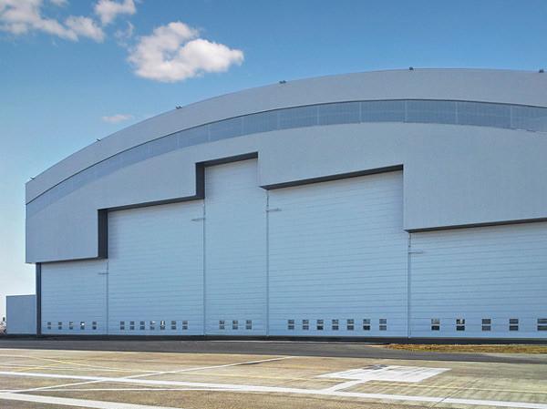 Prefab_Curve_Roofing_System_Steel_Aircraft_Hangars_With_Electrical_Slide_Doors_01