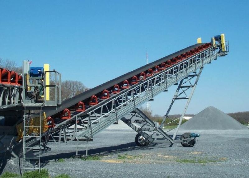 Screen Station Buildings and Screen Feed&Discharge Conveyors Steel Structures: 36” x 100’ Radial Stacker