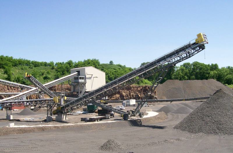 Screen Station Buildings and Screen Feed&Discharge Conveyors Steel Structures: 36” X 100’ Radial Stacker