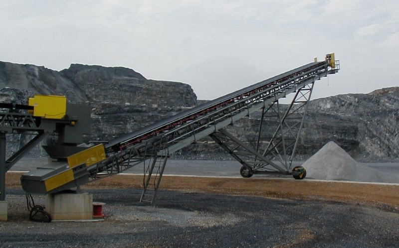Screen Station Buildings and Screen Feed&Discharge Conveyors Steel Structures: 42” x 80’ Radial Stacker