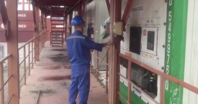 Reefer_Storage_Patrol_Inspection_Robat_at_ZHM_Xiamen_Haitian_Therminal_Yard_Reefer_Rack_01