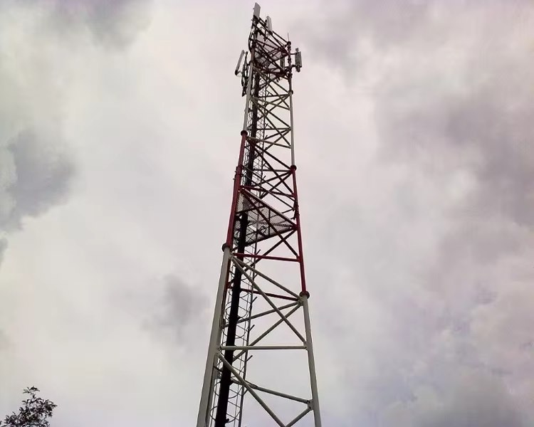 Standing_Wi_Fi_Internet_Radio_Wimax_3g_4g_Antenna_Telecom_Microwave_Mast_Steel_Tower_03