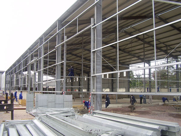 Steel_Portal_Framed_Beer_Brewery_Building_For_Brasco_Heineken_Congo_03