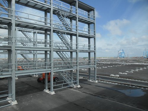 Steel_Reefer_Racks_and_Reefer_Safety_Tunnels _For_APM_Terminal_Maasvlakte II_12_Construction