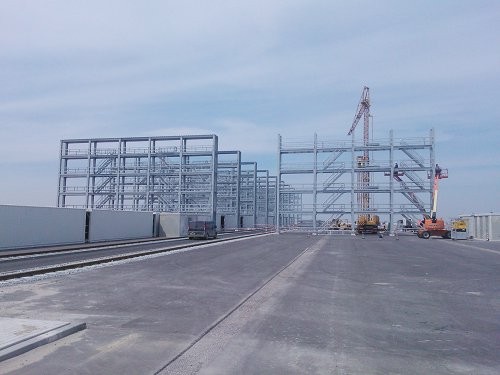 Steel_Reefer_Racks_and_Reefer_Safety_Tunnels _For_APM_Terminal_Maasvlakte II_6_Installation