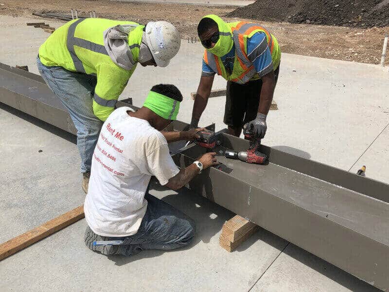 The_process_of_steel_warehouse_buildings_installation_2_Steel-Beam