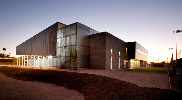 University Fieldhouse Recreation Building Steel Structure with External Steel Columns